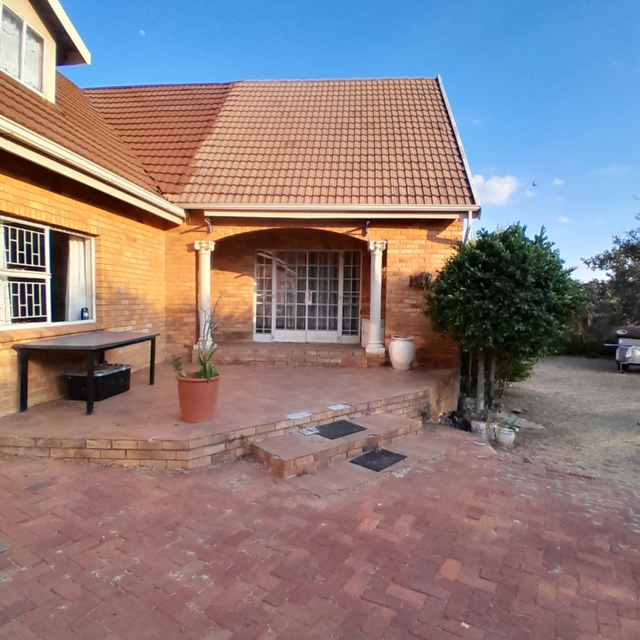 4 Bedroom Property for Sale in Schietfontein North West